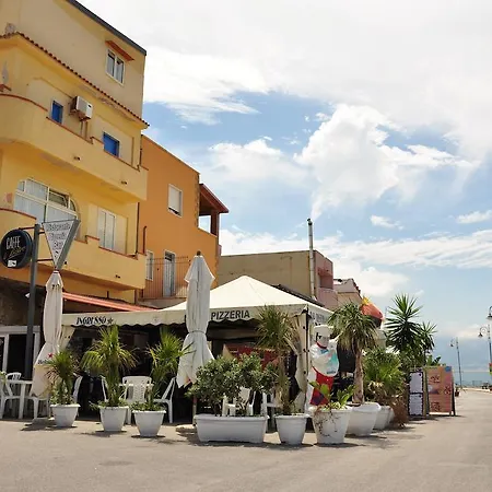 Le Bistro Trappeto Pensionat